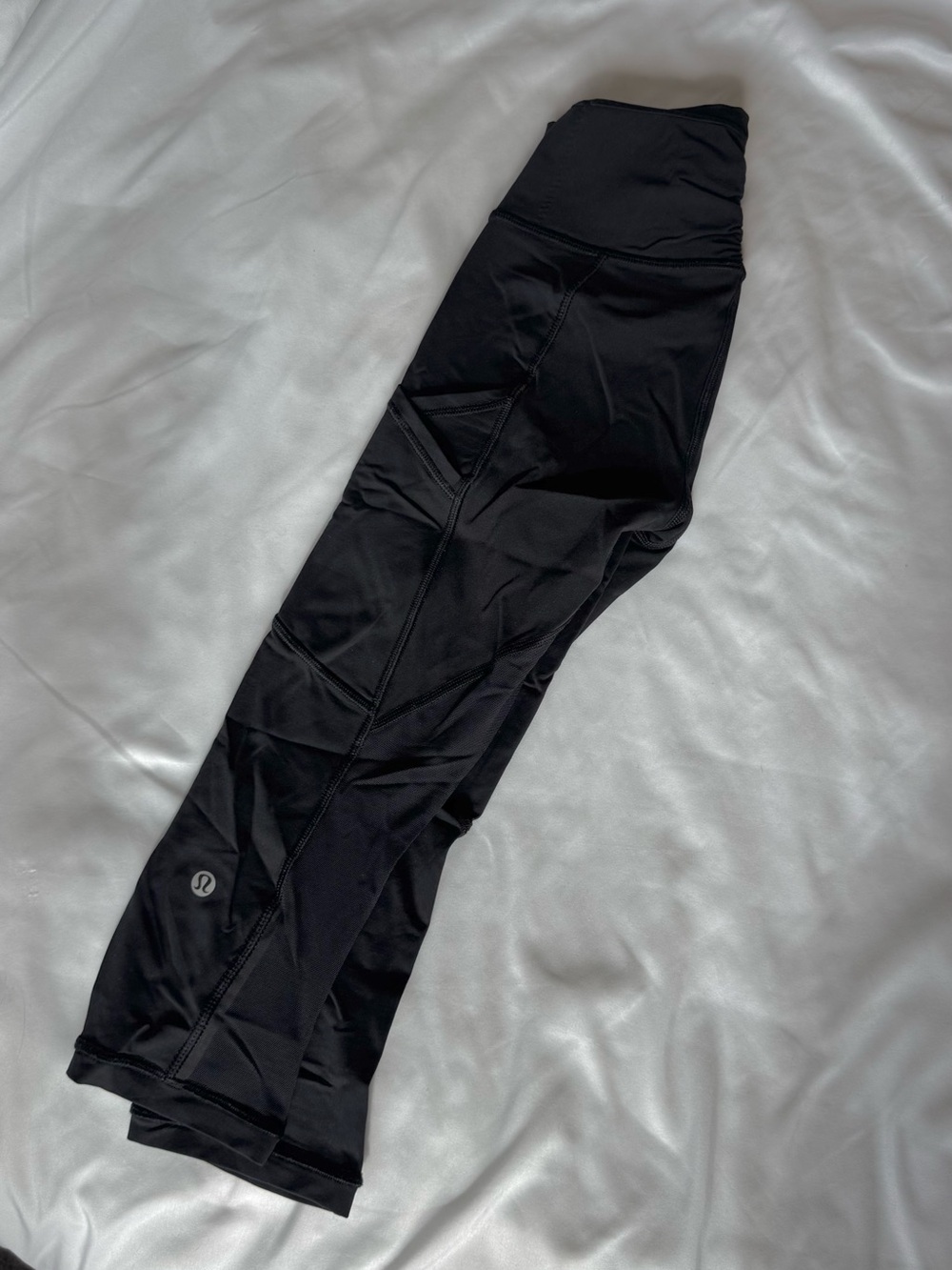 Lululemon Outrun 17" Crop
Black